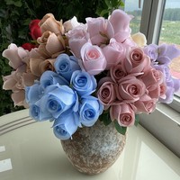 Meistverkaufter Premium Künstlicher Rosenstrauß 9-Köpfiger Seidenrosenstrauß Valentinstag-Blumen Hochzeits- und Eventdekoration