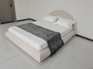 <span class=keywords><strong>Letto</strong></span> di Alta Qualità con Testiera Rotonda Imbottita in <span class=keywords><strong>Tessuto</strong></span>, <span class=keywords><strong>Letto</strong></span> Morbido <span class=keywords><strong>Matrimoniale</strong></span>, Queen o King Size per Hotel e Appartamenti - Product Image 5