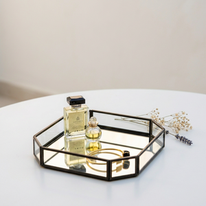 Plateau décoratif en verre avec cadre en métal noir de luxe moderne pour la décoration de la maison, parfums et cosmétiques - Product Image 1