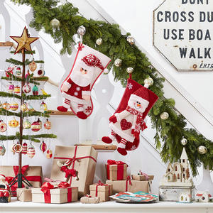 Vente en gros Sac de bonbons de luxe Père Noël Bonhomme de neige Bas Cadeaux de Noël Chaussettes Décoration de fête de Noël - Product Image 2