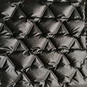 <span class=keywords><strong>Tissu</strong></span> extensible mécanique Jacquard extensible 50D 100% Polyester <span class=keywords><strong>pour</strong></span> vêtements <span class=keywords><strong>matelassé</strong></span> <span class=keywords><strong>double</strong></span> <span class=keywords><strong>face</strong></span> <span class=keywords><strong>pour</strong></span> doudounes Film TPU collé - Product Image 2