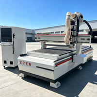 Machine de nesting CNC ATC 1325 1530 pour le travail du bois en Chine, 3 axes, changement d'outil automatique linéaire, routeur CNC ATC avec barre de pression