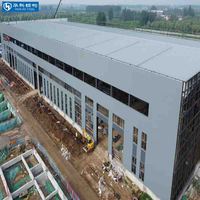 Atelier préfabriqué en structure métallique pour élevage avicole et abri pour bétail en milieu urbain/rural avec panneaux sandwich en acier durables