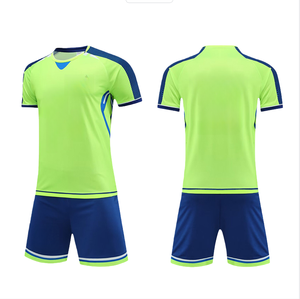 透气速干定制夏季短袖足球球衣，适合青少年和成人的团队训练 - Product Image 6