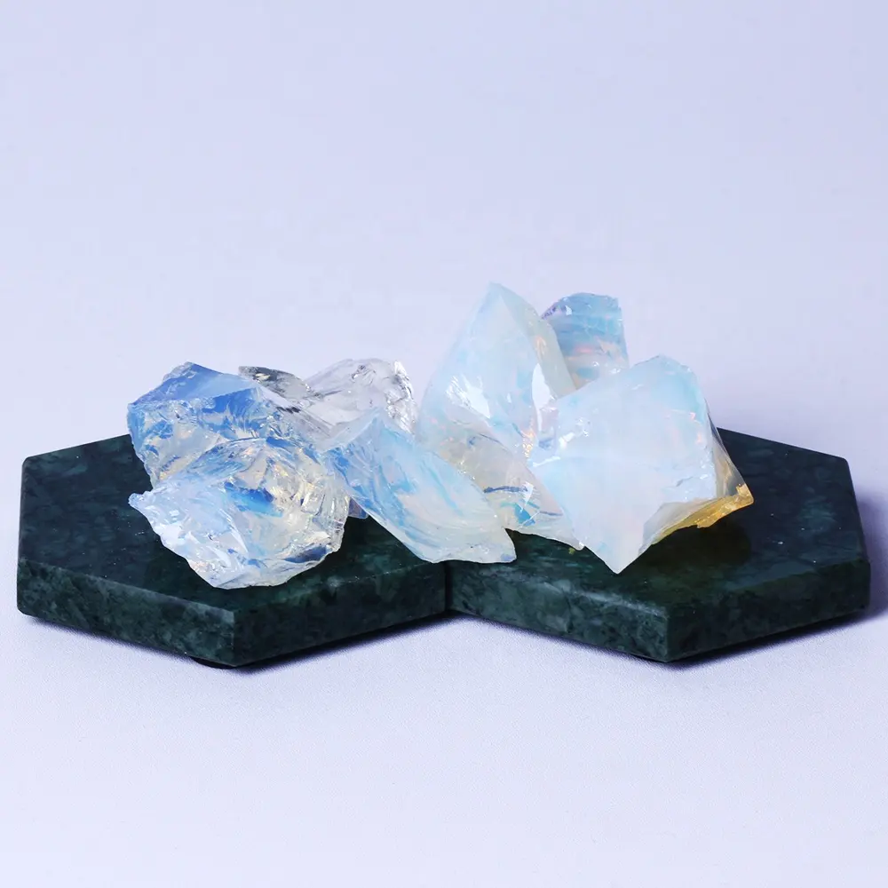 Toplu toptan doğal taş beyaz Opalite eskitme işlenmemiş taş ezilmiş çamaşır şifa taşları Feng Shui için