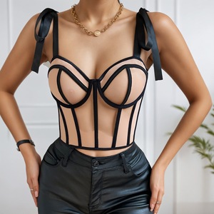 Haut court dos nu pour femme, style corset amincissant, avec motif chevrons, couleurs contrastées et détails à nouer, tendance - Product Image 1