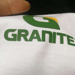 Transferts thermiques personnalisés, logos en vinyle, étiquettes pour vêtements, patchs, autocollants, motifs à repasser sur les t-shirts, étiquettes en silicone 3D pour vêtements - Product Image 4