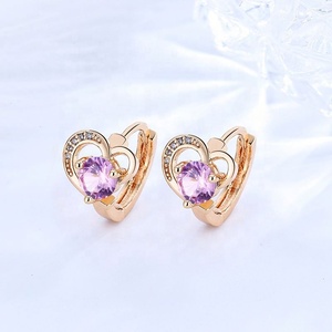ต่างหูทองคำเคลือบ 18K ขายส่ง ต่างหูรูปหัวใจชุบทอง 18K สำหรับผู้หญิง เครื่องประดับแฟชั่น - Product Image 1