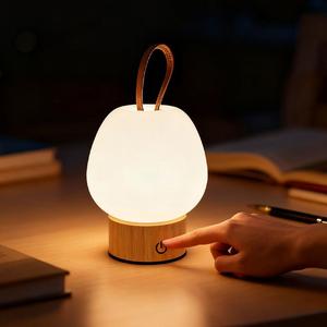 Bán Buôn Phong Cách Di Động USB Có Thể Sạc Lại Cảm Ứng Cao Su Bằng Gỗ Đêm LED Ánh Sáng Bàn Đèn Bàn Với USB Loại C Sạc Cáp - Product Image 1