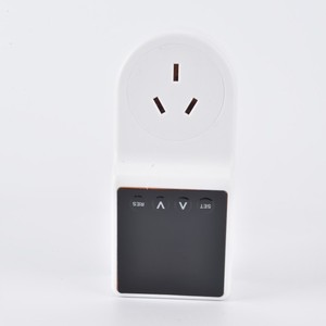 Protector de Voltaje Argentino 220V 16A con Pantalla Digital Ajustable para TV y Refrigerador - Product Image 4