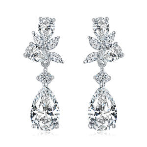 Pendientes de tuerca de moissanita con forma de pera plateados para mujer, tendencia de moda 2024, probados, 3CT, chapados en oro y rodio, engaste de garra - Product Image 1