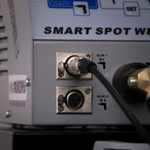 Máquina de Soldadura por Puntos Portátil de Acero Inoxidable y Aluminio Karjoys KJ-FR23, en Oferta, para Reparación de Automóviles y Fabricación de Chapa Metálica - Product Image 6