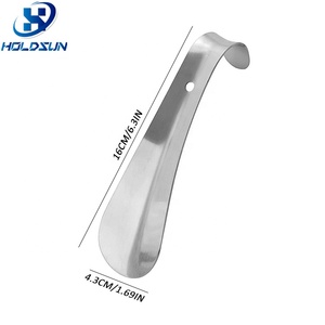 Vente en gros : <span class=keywords><strong>Chausse</strong></span>-<span class=keywords><strong>pied</strong></span> élégant en acier inoxydable avec logo personnalisé et trou de suspension pour la maison - Product Image 2