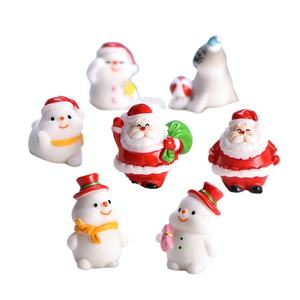 Adornos Navideños de Resina 3D, Pequeños y Encantadores, con Figuras de Árbol de Navidad, Muñeco de Nieve, Papá Noel y Copos de Nieve - Product Image 5
