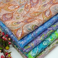Vente directe d'usine, nouvelle robe de mariée, tissu en dentelle à paillettes, broderie en maille, motif ondulé, perles