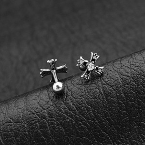 Boucles d'oreilles clous géométriques en argent plaqué, design populaire, unisexe, en acier inoxydable, bijoux tendance, luxe léger et raffiné - Product Image 3