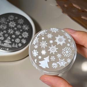 9 Placas de Estampado de Uñas Navideñas con Diseños en Relieve de Copos de Nieve y Alces, Herramientas de Transferencia de Patrones para Arte de Uñas, para Manicura DIY, Salón y Festivales - Product Image 2