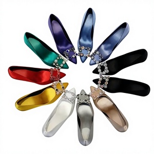 Chaussures de mariée dorées et noires à bout pointu, respirantes, à talons fins, à enfiler, durables, avec strass et boucle métallique, à plateforme compensée - Product Image 2