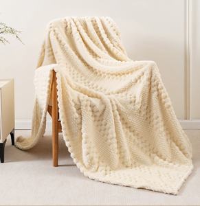 ผ้าห่มฟลีซเนื้อนุ่มสีพื้น ผลิตจากโพลีเอสเตอร์ รับทำโลโก้ตามสั่ง เหมาะสำหรับเป็นของขวัญ ใช้เป็นผ้าคลุมโซฟาหรือผ้าห่มเดินทางได้ - Product Image 3