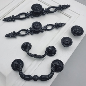 良い地中海亜鉛合金黒アンティークドアハンドルキャビネットノブtiradores para muebles de cocina - Product Image 2