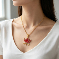 Bestseller Tamil-Inspirierte Gloriosa-Flammenlilien-Halskette, Edelstahl Rote Emaille Blumenanhänger Schmuck für Tägliches Tragen