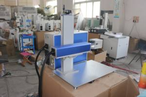 Máquina de marcado láser de fibra para encendedor 30W 30Q Raycus Zippo con tamaño de 110*110mm puntos rojos dobles 80mm control giratorio EZCAD 2,0 - Product Image 2