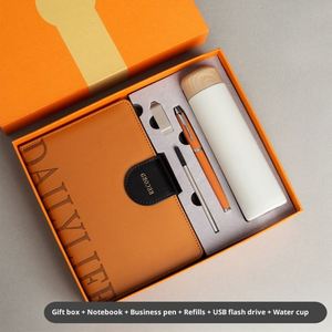 Coffret Cadeau d'Entreprise de Luxe Personnalisé en Cuir A5 avec Tasse Isotherme, Design Artistique Moderne, pour Événements et Réunions - Product Image 4