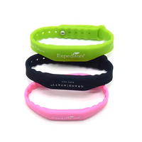 Bracelet en silicone RFID personnalisé en gros, 13,56 MHz HF, avec logo en relief ou en creux, impression sérigraphique
