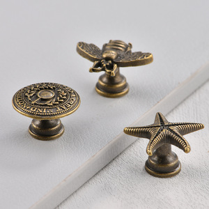 Antique Nordic Single Hole Bee Door Handle <b>for</b> Wardrobe Starfish Design Zinc Alloy Cabinet Drawer Clothing Bee Door Handle - Product Image 3