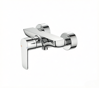 Robinet de douche mural en alliage de zinc au design moderne avec poignée unique et cartouche céramique, idéal pour les hôtels et appartements