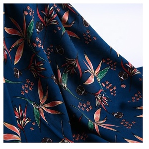 Tessuto in <span class=keywords><strong>Rayon</strong></span> <span class=keywords><strong>100</strong></span>% Intrecciato, Tessuto Challis in <span class=keywords><strong>Rayon</strong></span> Filato Liscio, Tessuto in Viscosa <span class=keywords><strong>100</strong></span>% <span class=keywords><strong>Rayon</strong></span>, Tessuto Stampato Floreale Personalizzato - Product Image 3