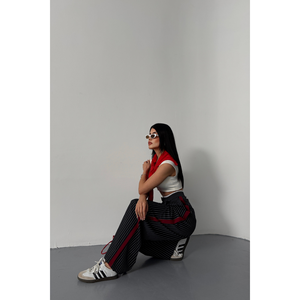 Pantalon décontracté pour femme bleu marine à rayures, taille basse, coupe droite, style cargo avec détails de rayures latérales respirantes - Product Image 5