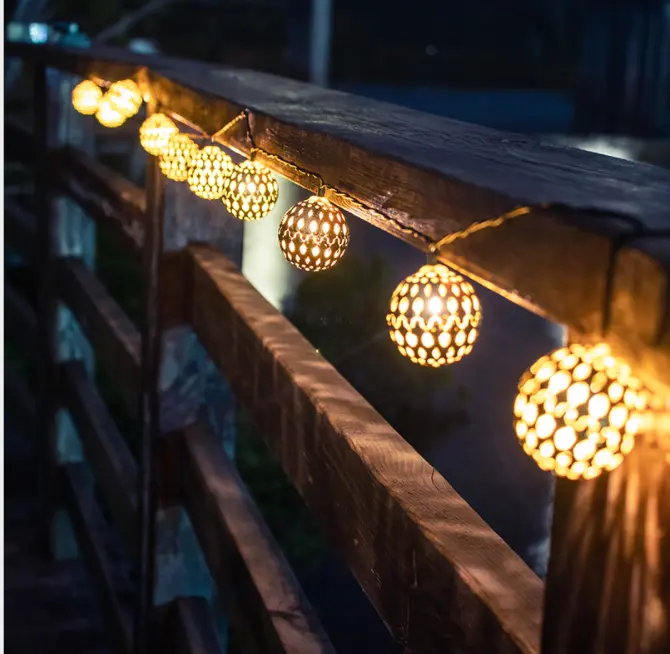 Illuminazione di vendita calda dei alberi del Patio del giardino delle decorazioni all'aperto della sfera di cristallo delle luci di natale della stringa solare principale