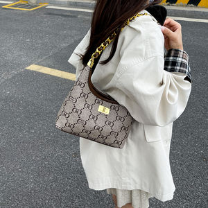 Sac à main tendance pour femmes, grande capacité, avec design à chaîne pour le porté épaule. 99127 - Product Image 5