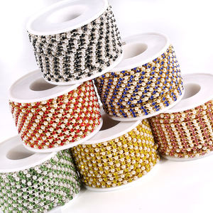 Venta al por mayor mixta de perlas de diamantes de imitación de cristal taza brillante de una sola fila de cadena de diamantes de imitación para <span class=keywords><strong>La</strong></span> Ropa Decoración - Product Image 1