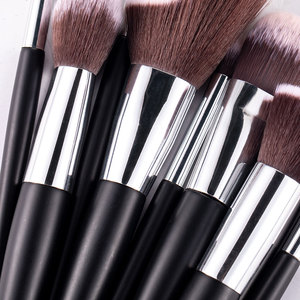 10PCS Marque privée Vegan Cheveux synthétiques Manche en bois Pinceaux de maquillage noirs Cosmétique Logo personnalisé Ensemble de pinceaux de maquillage - Product Image 5