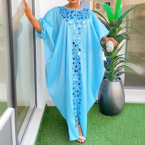 Robes traditionnelles africaines élégantes à manches courtes avec des patchs en strass tendance pour femmes - Product Image 2