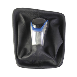 FCGSK Funda Protectora de Piel para Palanca de Cambios de Coche, Costuras Rojas, 5 y 6 Velocidades, Compatible con Seat Leon 3 - Product Image 2