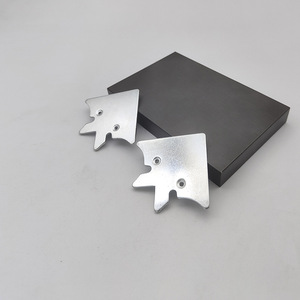 Supports d'angle en aluminium 83x40,6 mm nickelés pour fixation de porte - Accessoires de quincaillerie - Product Image 1