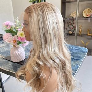 วิกผมสังเคราะห์แบบลูกไม้ด้านหน้า 13x6 สีบลอนด์ออมเบรแบบอุ่น ทนความร้อน ใย Futura ลอนนุ่ม วิกแบบ HD Lace Front ไม่ต้องใช้กาว - Product Image 5