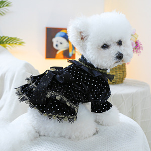 PETCIRCLE Ropa para Perros Pequeños y Cachorros: Vestido Negro y Dorado para una Atmósfera Festiva Oscura - Product Image 2