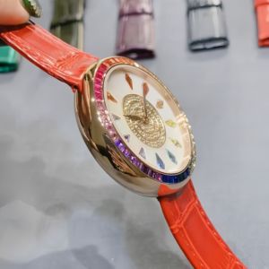 Nuevo Reloj Rainbow Diamond con Correa Roja y Diseño Elegante - Product Image 2