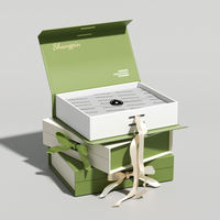 Boîte cadeau pliable pour bougie, personnalisée, grande, rose, gaufrée, recyclable, avec laminage mat, revêtement UV, fermeture magnétique à ruban