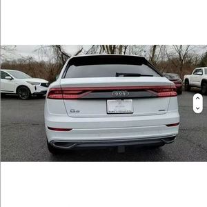 <span class=keywords><strong>Audi</strong></span> <span class=keywords><strong>Q8</strong></span> 55 Prestige <span class=keywords><strong>SUV</strong></span> USATA in Ottime Condizioni - Product Image 4