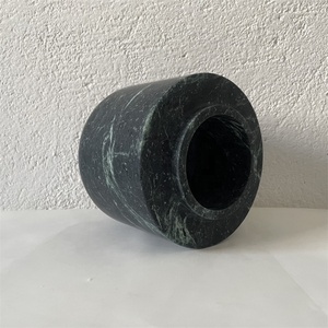 Vase de table cylindrique en pierre de marbre Verdi Alpi sculpté à la main de qualité supérieure - Product Image 3