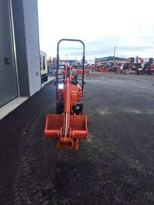 Mini-excavatrice Kubota K008-3 d'occasion, moteur diesel, petite pelle sur chenilles, prix avantageux, machine fiable à vendre. - Product Image 3