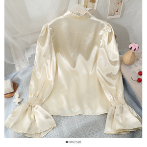 เสื้อผู้หญิงแฟชั่นฤดูร้อน แขนบานเงา ทรงหลวม สีพื้น แต่งระบาย คอตั้ง ติดกระดุมแถวเดียว - Product Image 3