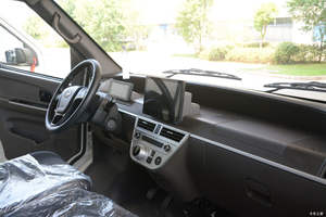 Nouveau fourgon utilitaire à essence KAMA S8 2.0L Euro3 Manuel Capacité 1.5T 526518702065mm Économique Faible entretien - Product Image 5