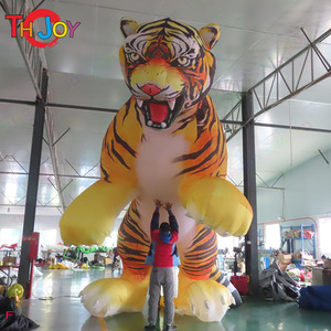 Tigre gonflable personnalisé de 5 m de haut, accrocheur, en nylon, avec souffleur d'air pour une exposition spectaculaire du Nouvel An - Product Image 4