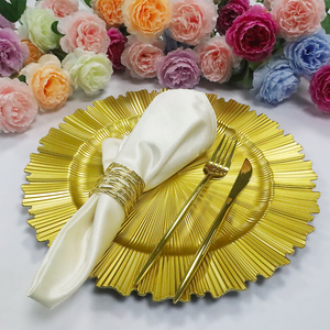 Assiettes de Présentation en Plastique Doré de Luxe 13 Pouces, Vaisselle Économique pour Hôtels, Restaurants, Fêtes, Mariages, Dîners - Product Image 4